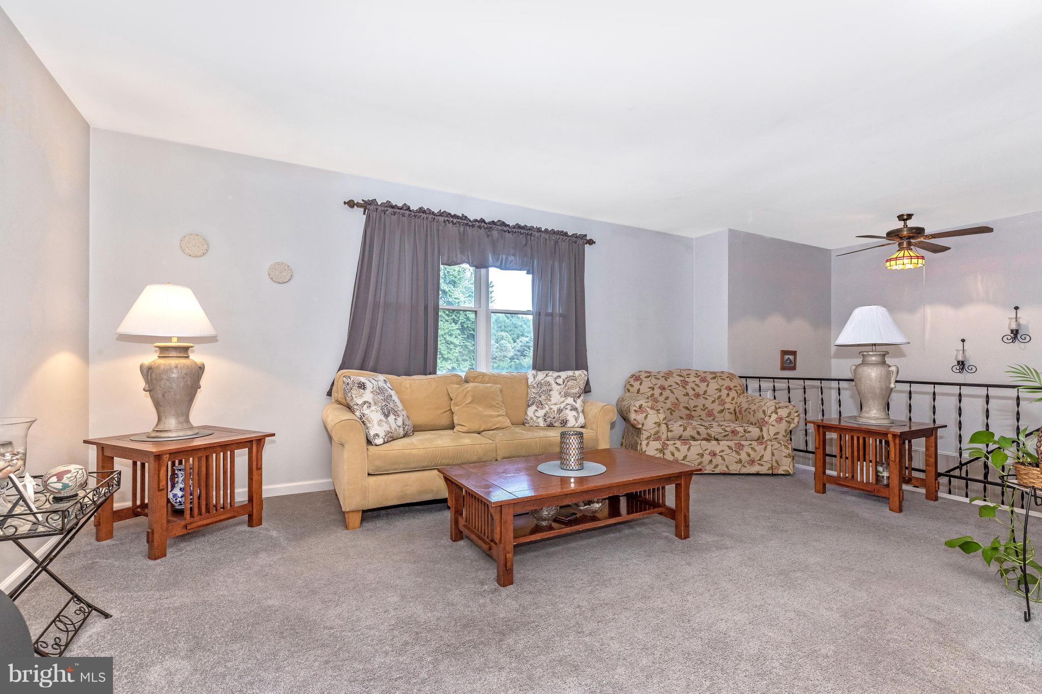 2111 Ebbvale Road Manchester, MD 21102 - Photo 5 of 30 Living Room