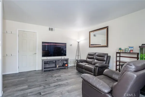 $1,600,000 | 72 Bluejay, Irvine, CA 92604