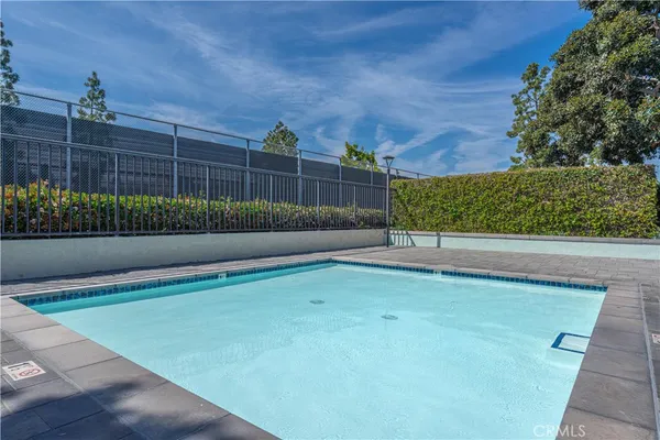 $1,600,000 | 72 Bluejay, Irvine, CA 92604
