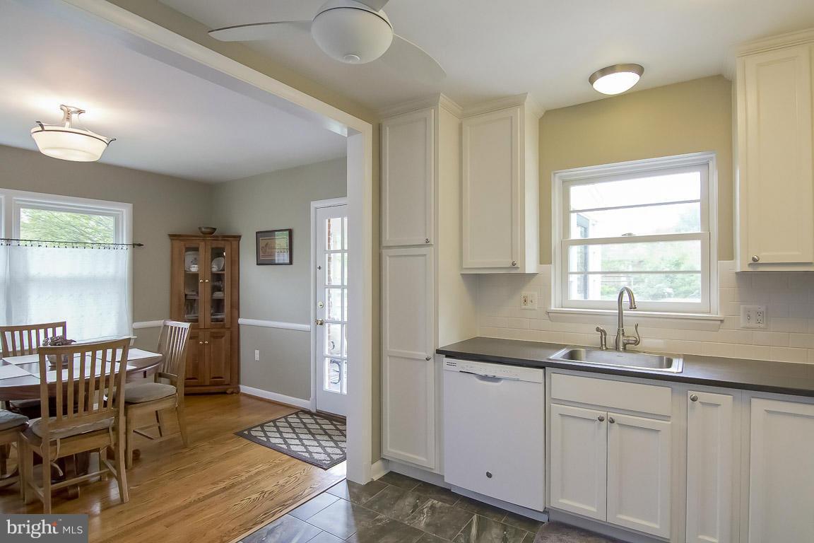1129 Tanley Road Silver Spring, MD 20904 - Photo 4 of 28 Kitchen