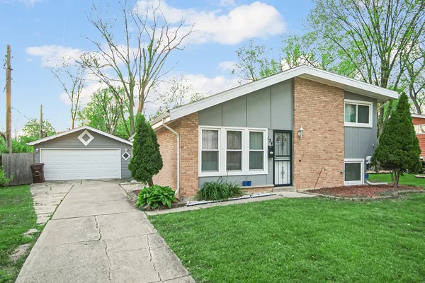 $230,000 | 124 Wilson Street, Park Forest, IL 60466