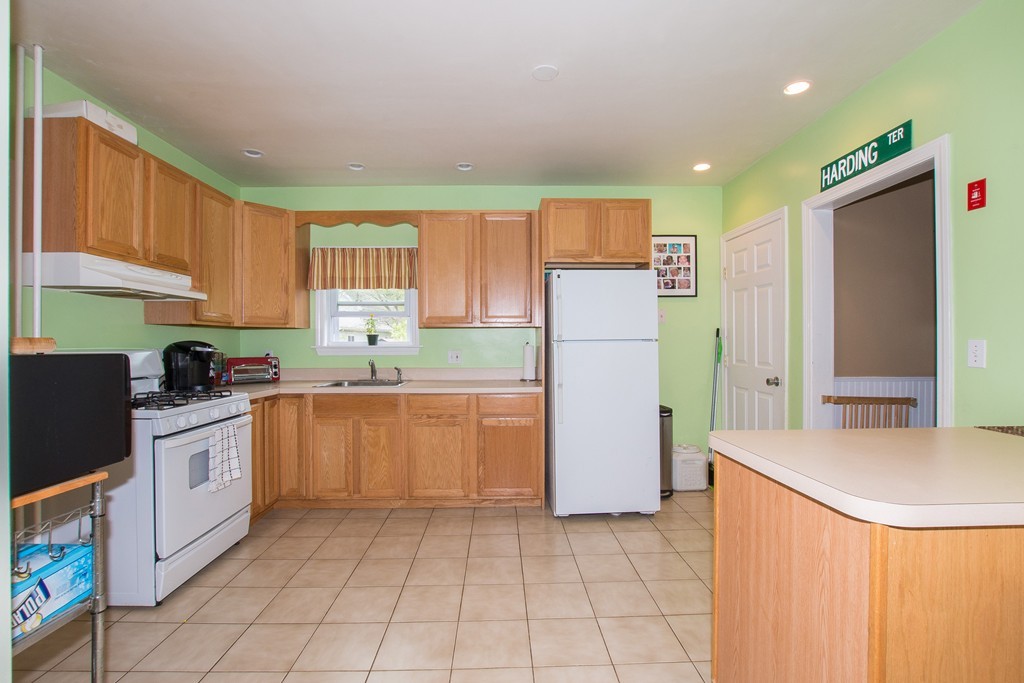 13 Harding Terrace Dedham, MA 02026 - Photo 8 of 24 Gallery Image 8