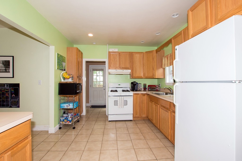 13 Harding Terrace Dedham, MA 02026 - Photo 9 of 24 Gallery Image 9