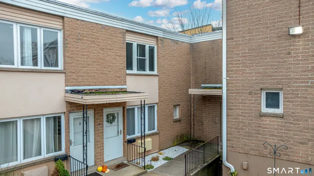 $369,000 | 120 Wooster Street, Unit E, New Haven, CT 06511