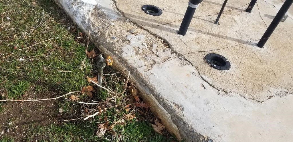 15120 Main Street Hesperia, CA 92345 - Photo 11 of 12 a view of entryway