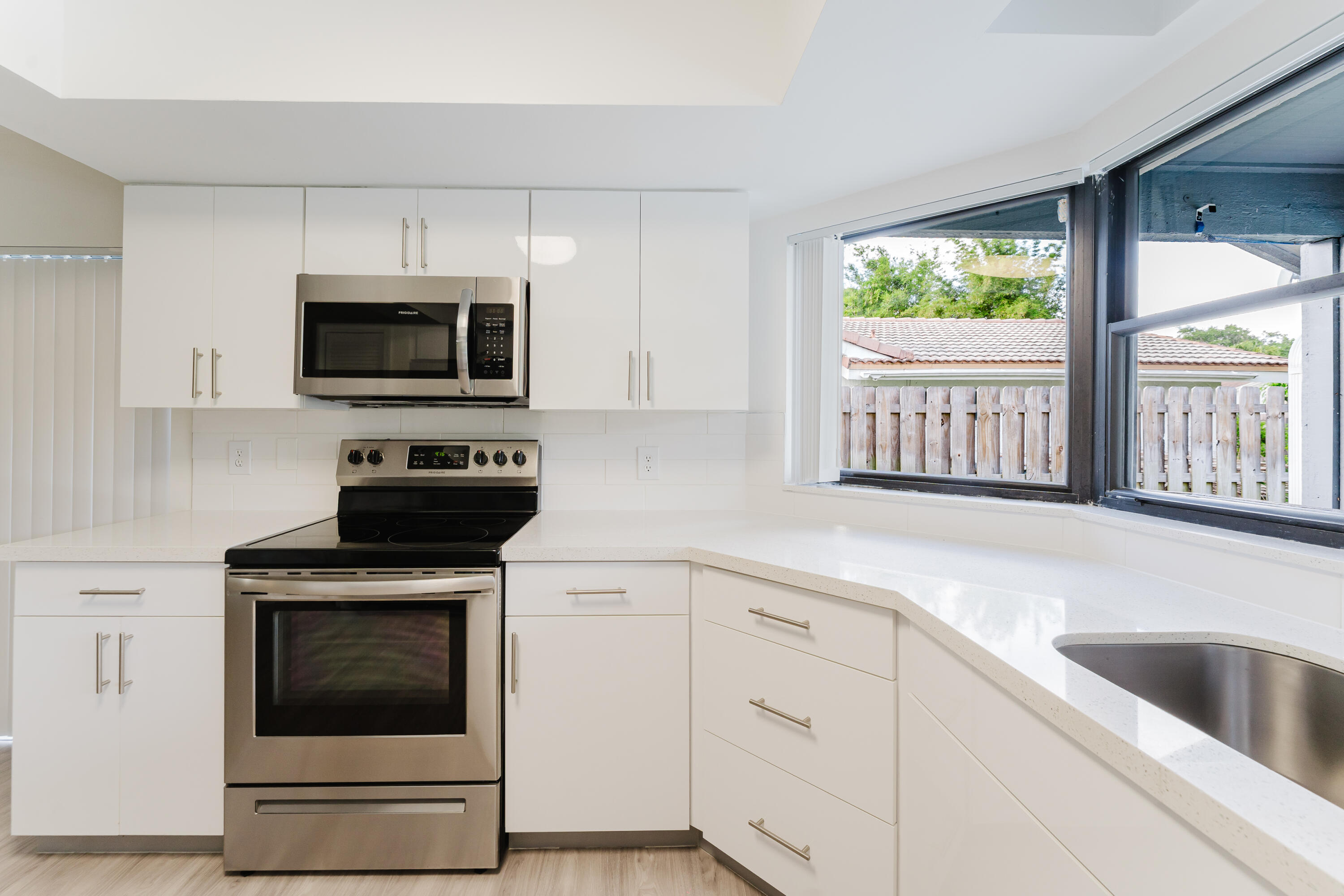 3048 Northwest 27th Terrace Boca Raton, FL 33434 - Photo 17 of 56 HS-05161