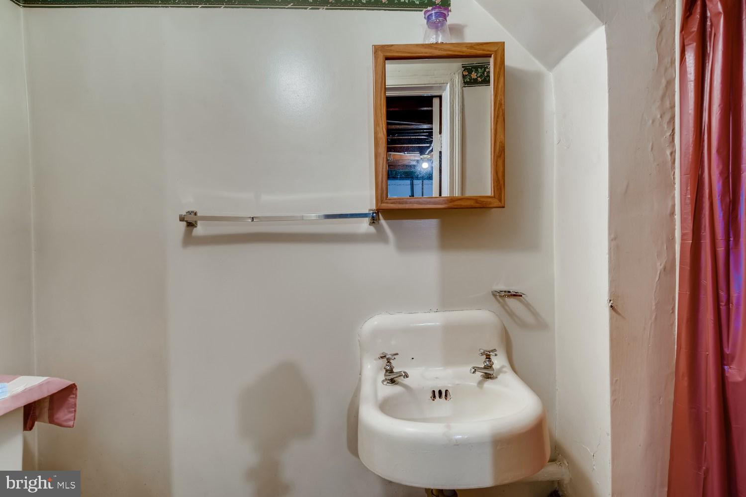 4107 Roland View Avenue Baltimore, MD 21215 - Photo 21 of 25