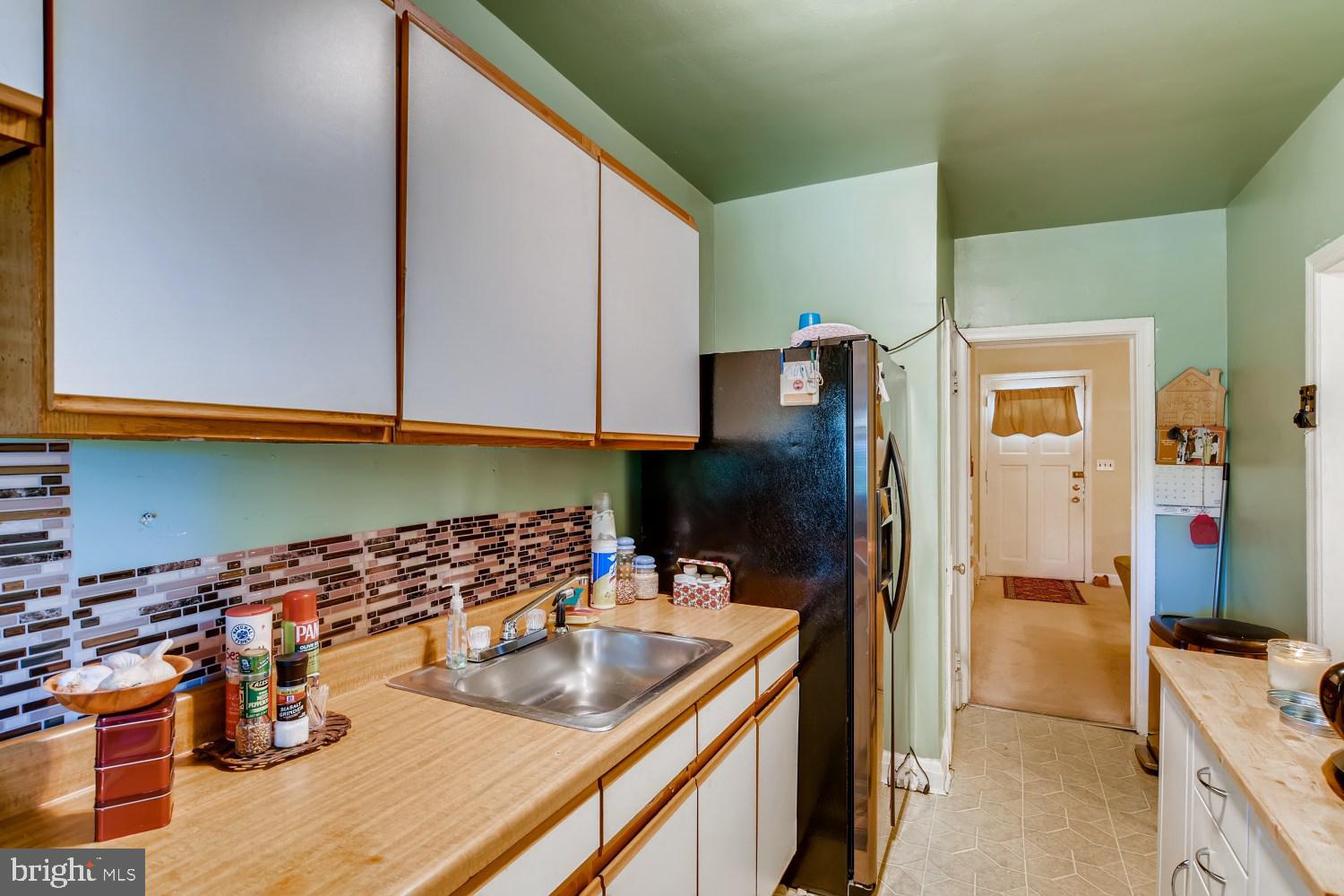 4107 Roland View Avenue Baltimore, MD 21215 - Photo 7 of 25