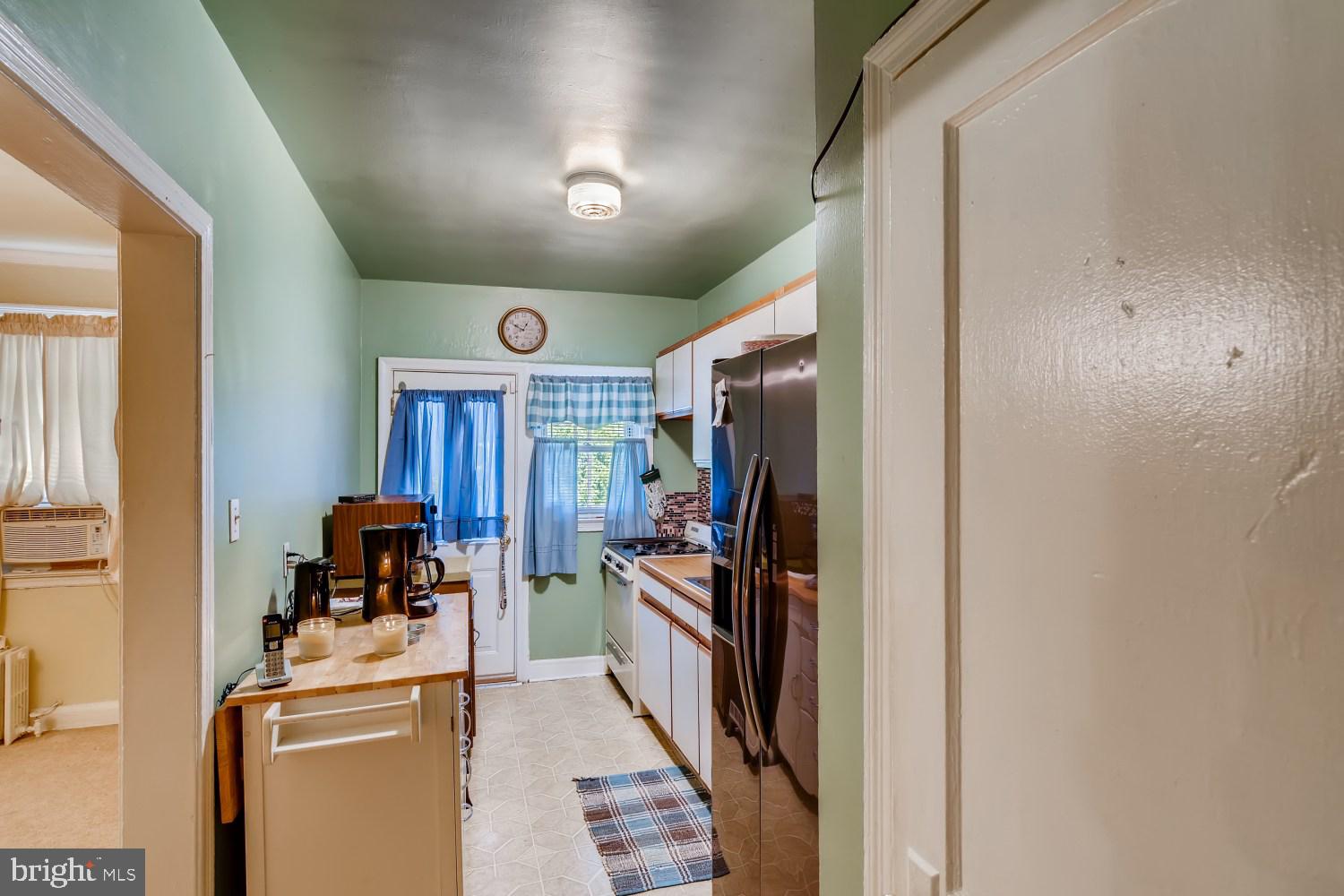 4107 Roland View Avenue Baltimore, MD 21215 - Photo 8 of 25