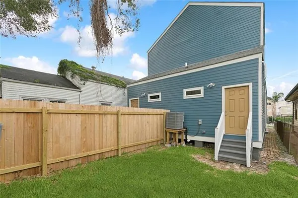 $2,500 | 3429 Baronne Street, New Orleans, LA 70115