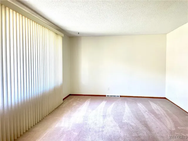 $254,900 | 32 Lordan Drive, Cheektowaga, NY 14227