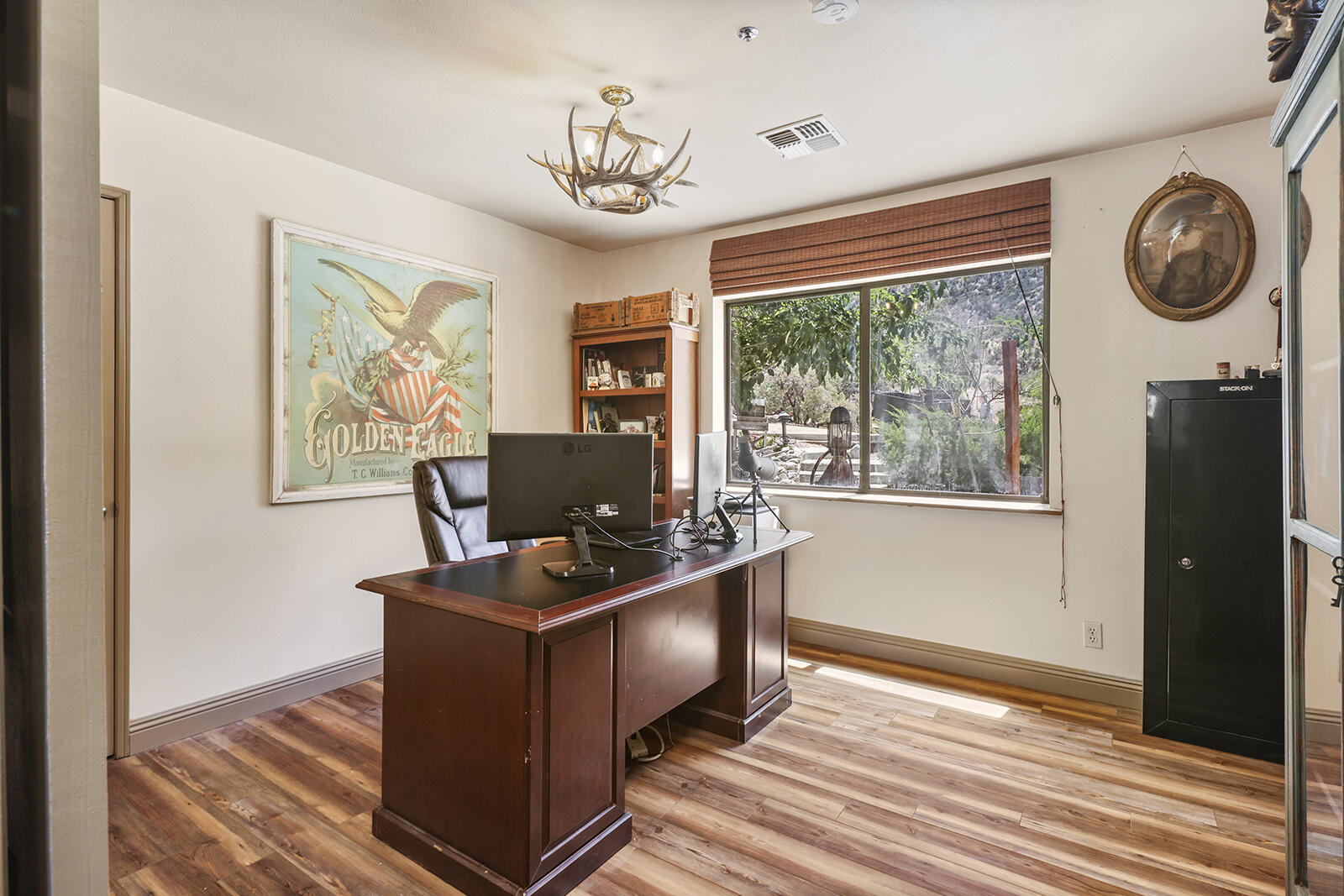 29025 Pinon Road Llano, CA 93544 - Photo 14 of 51 1A1A1030