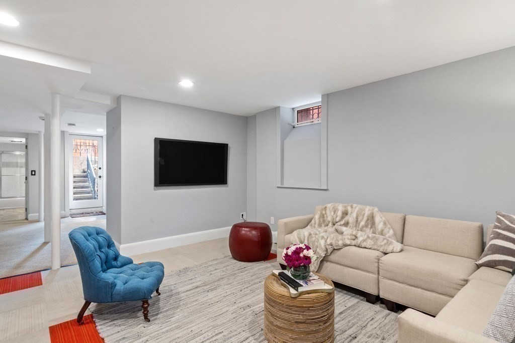 2 Laurel Street Boston, MA 02129 - Photo 23 of 30