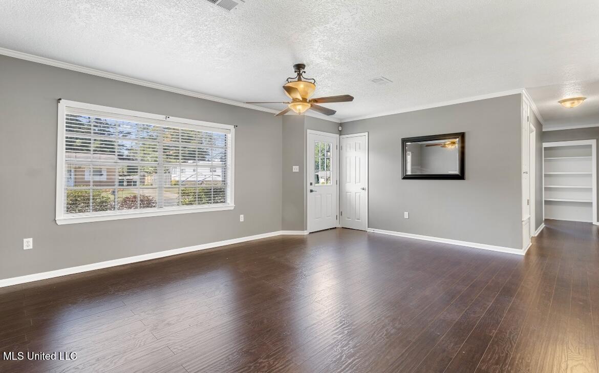 11390 Ruth Court Biloxi, MS 39532 - Photo 5 of 27 IMG_4407