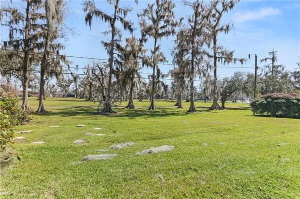 $415,000 | 421 Willowdale Boulevard, Luling, LA 70070