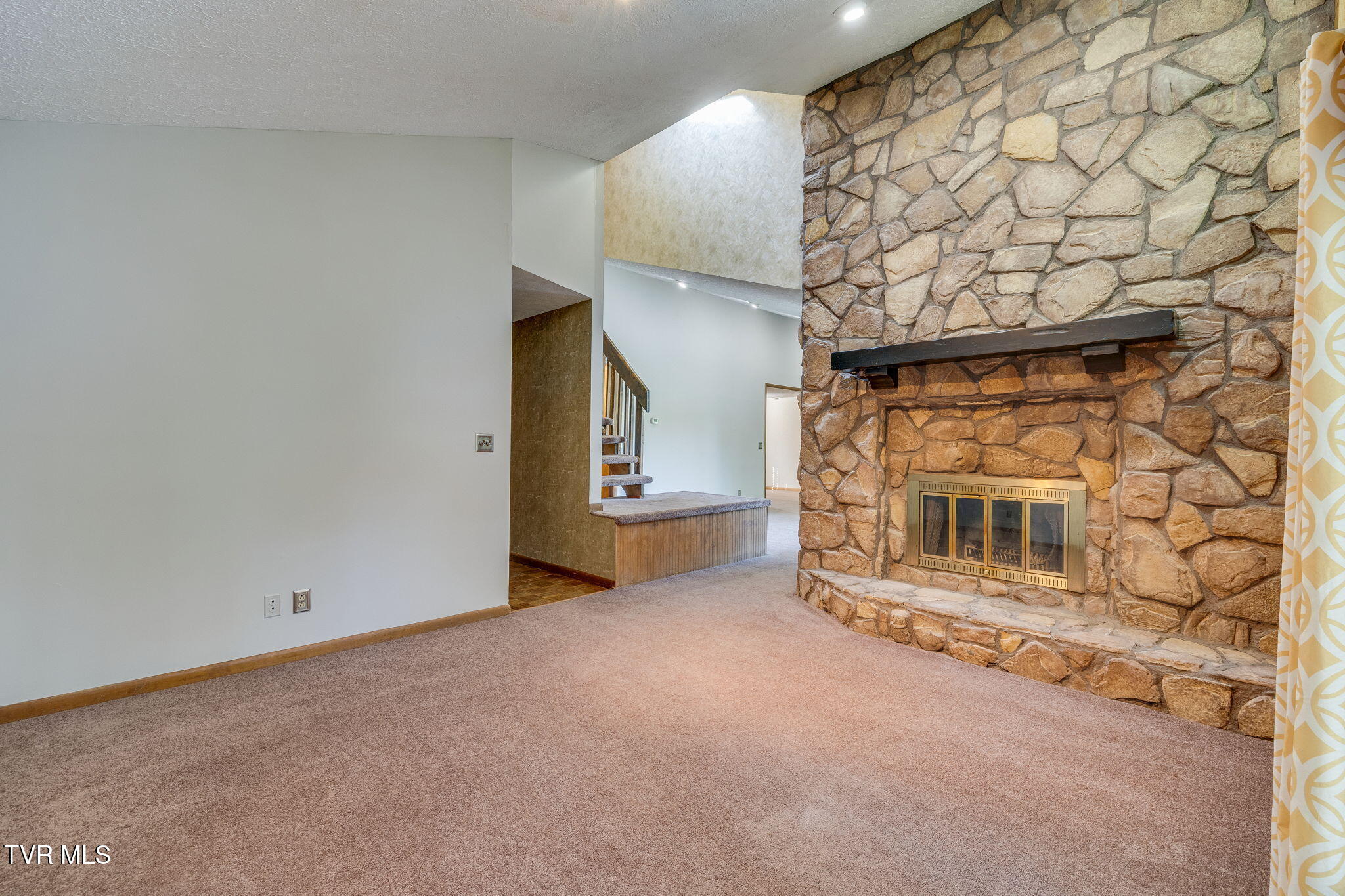 1450 East Shipley Ferry Road Kingsport, TN 37663 - Photo 17 of 49 Family Room Area