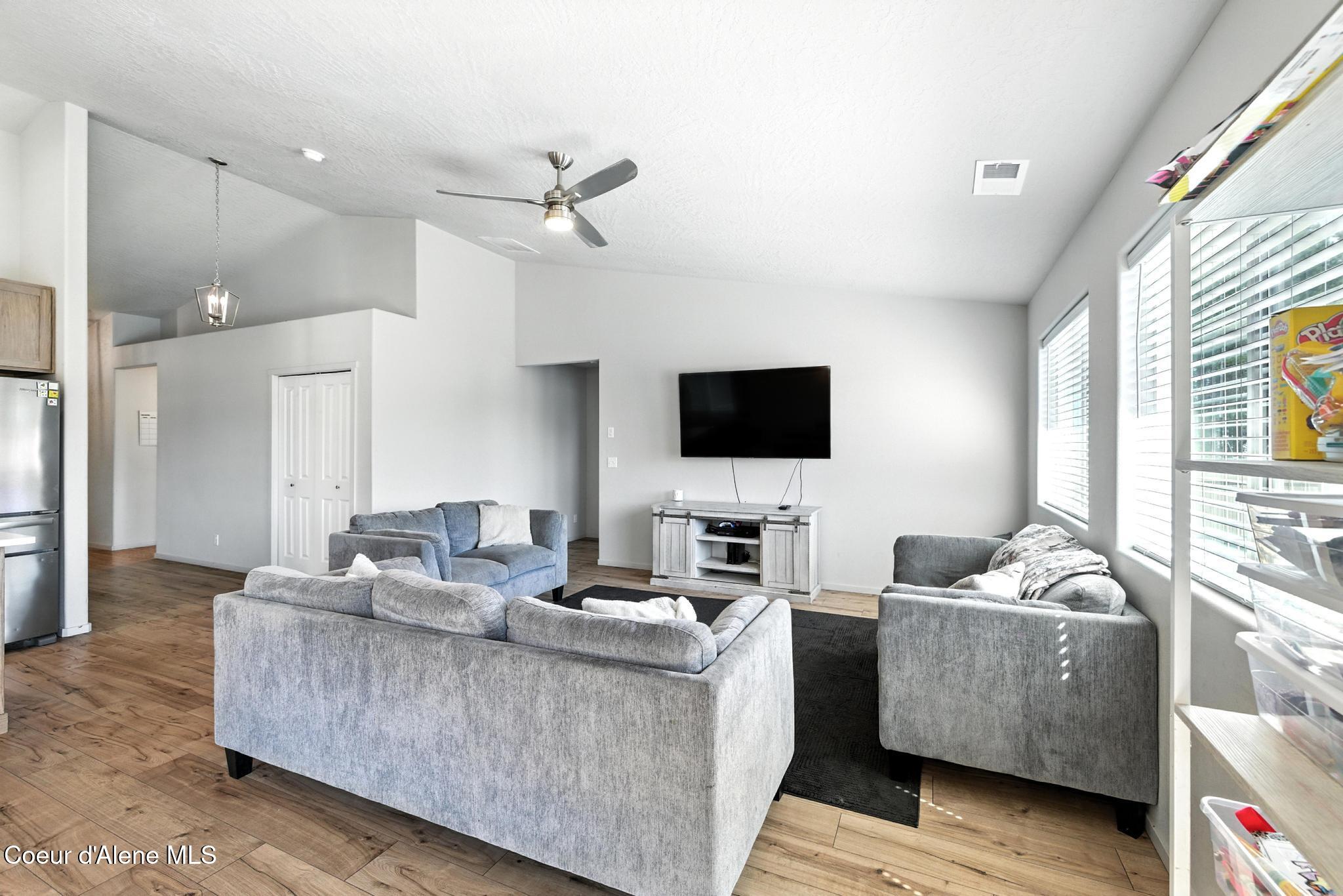 6286 Dayton Avenue Rathdrum, ID 83858 - Photo 13 of 23 IMG_0207