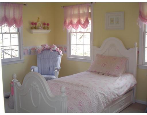 183 Stearns Road Marlborough, MA 01752 - Photo 16 of 27 Gallery Image 16