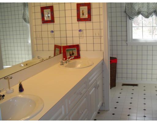 183 Stearns Road Marlborough, MA 01752 - Photo 19 of 27 Gallery Image 19