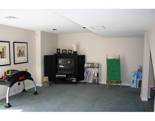 183 Stearns Road Marlborough, MA 01752 - Photo 21 of 27 Gallery Image 21