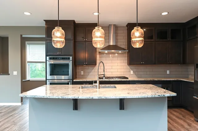 $905,000 | 16796 54th Place North, Plymouth, MN 55446