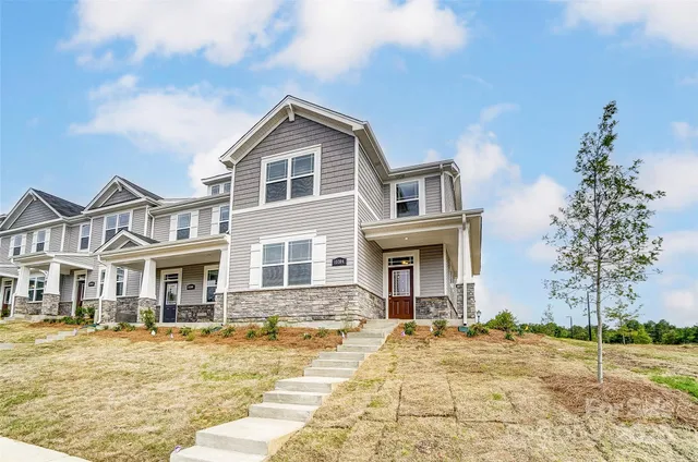 $399,990 | 3916 Cheyney Park Drive, Charlotte, NC 28269