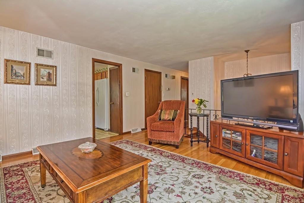 16 Tamarack Road Natick, MA 01760 - Photo 9 of 36 Gallery Image 9