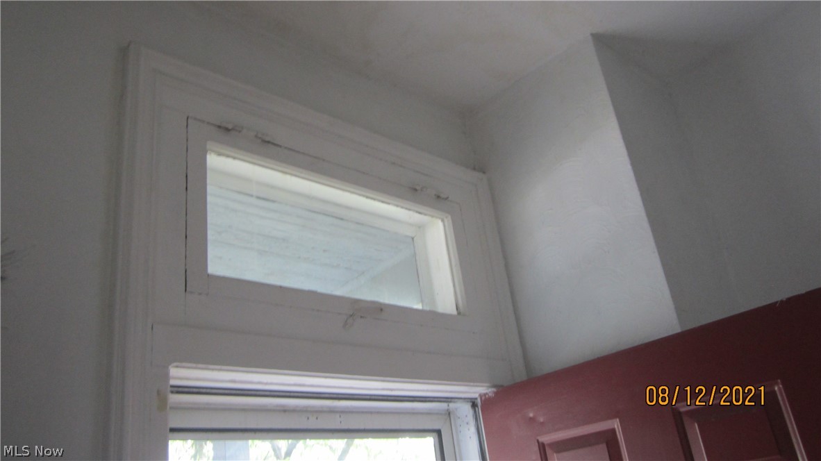 54 Cherry Road Northwest Massillon, OH 44646 - Photo 6 of 30 Front Door Transom