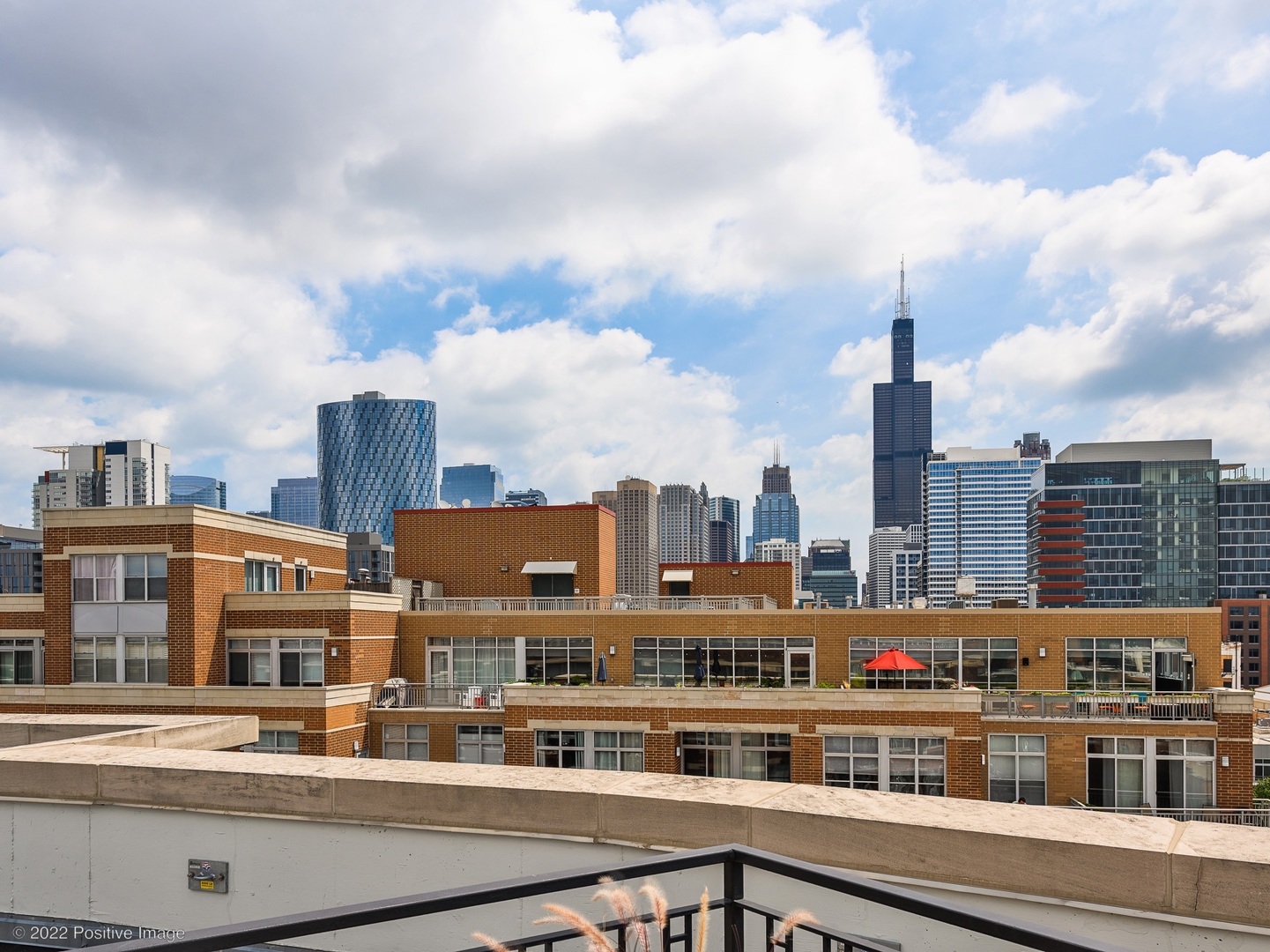 1000 West Adams Street, Unit 613 Chicago, IL 60607 - Photo 20 of 26 a city view with lot of high rise buildings