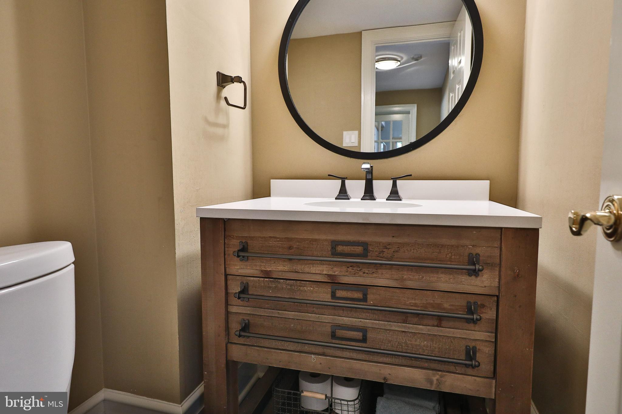 3010 Oakridge Farm Road Huntingdon Valley, PA 19006 - Photo 20 of 48 Powder Room