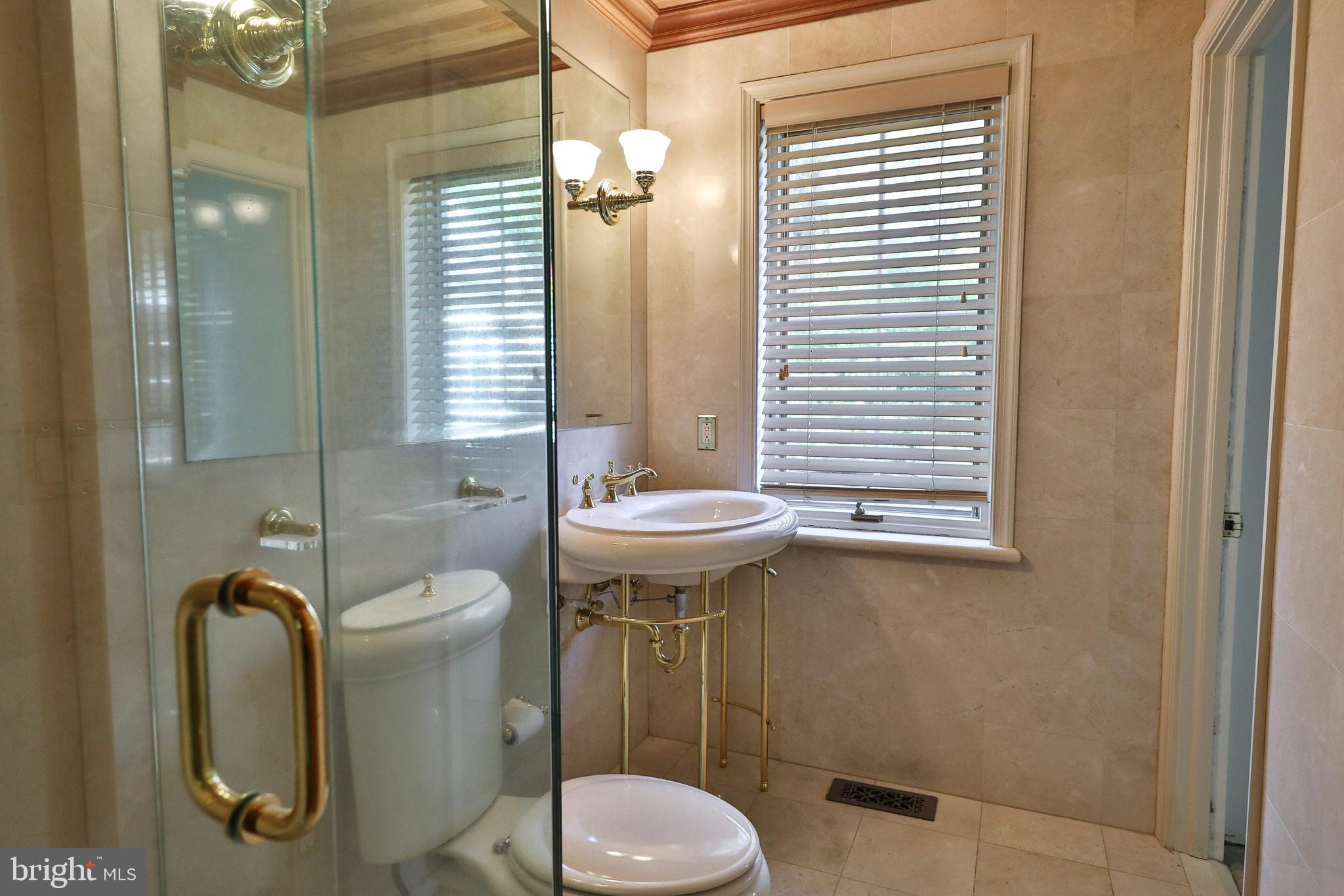 3010 Oakridge Farm Road Huntingdon Valley, PA 19006 - Photo 28 of 48 Bathroom 2