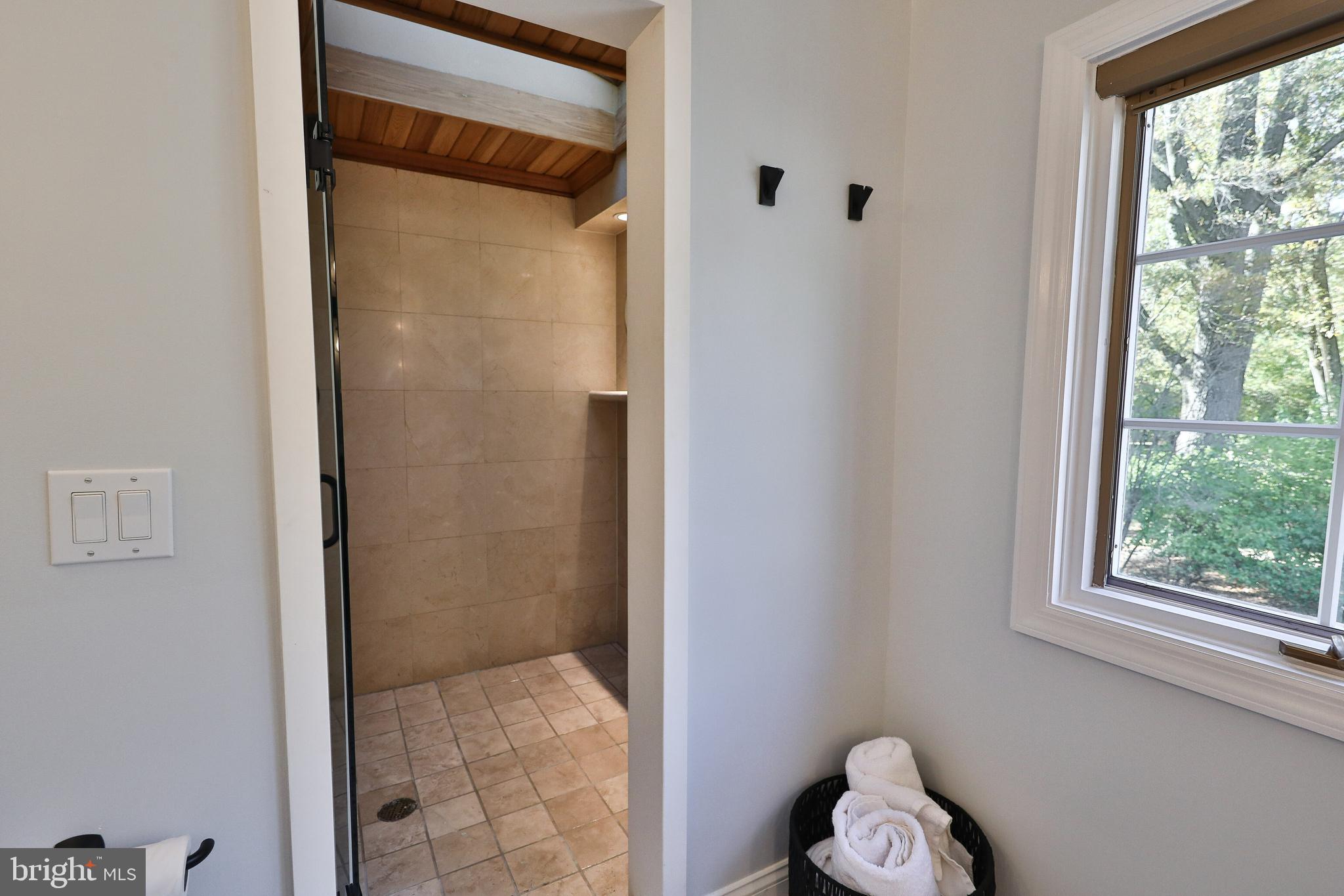 3010 Oakridge Farm Road Huntingdon Valley, PA 19006 - Photo 33 of 48 Bathroom 3