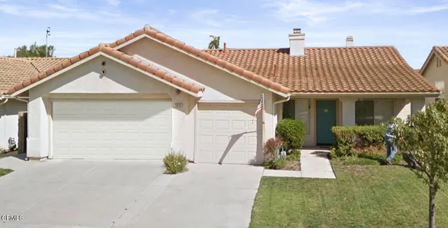 a view of house with a outdoor space