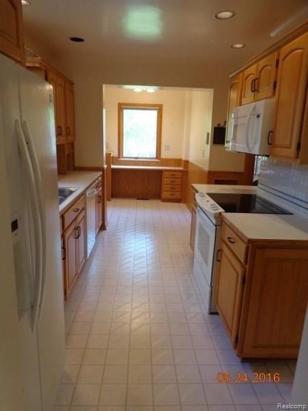 292 Moran Road Grosse Pointe, MI 48236 - Photo 20 of 45 DSC01829 (450x600).jpg