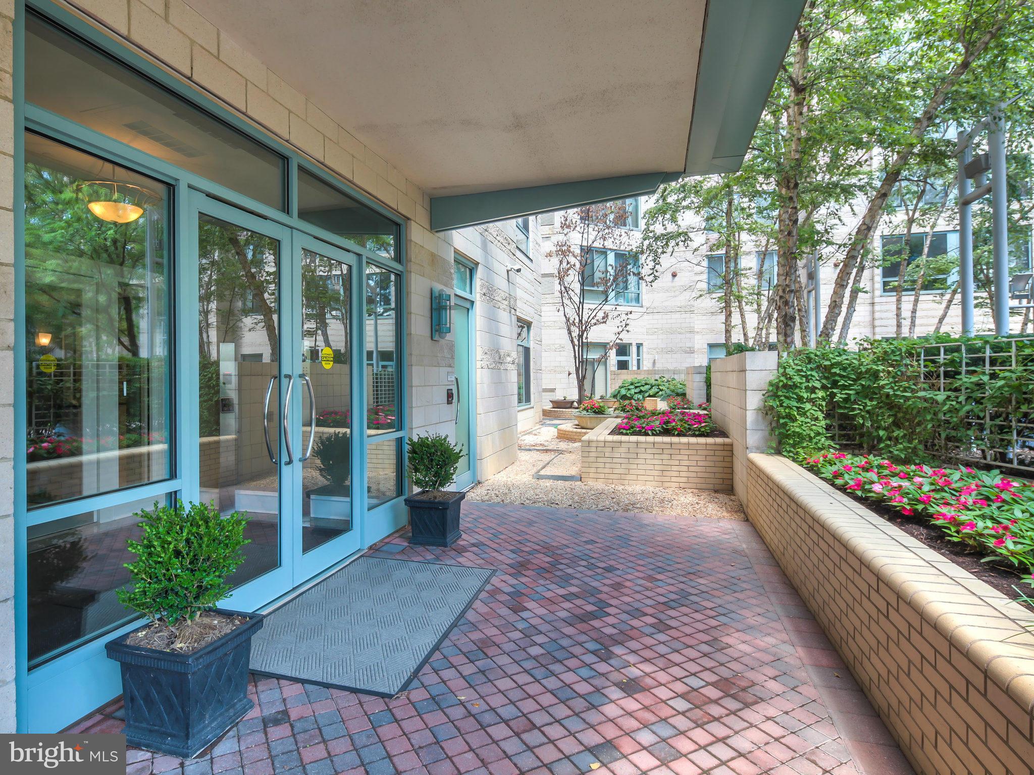 851 North Glebe Road, Unit 921 Arlington, VA 22203 - Photo 23 of 29
