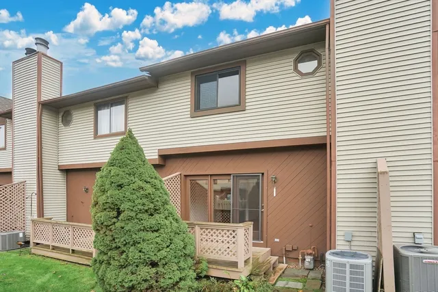 $279,900 | 92 Dogwood Lane, Unit 92, Agawam, MA 01001