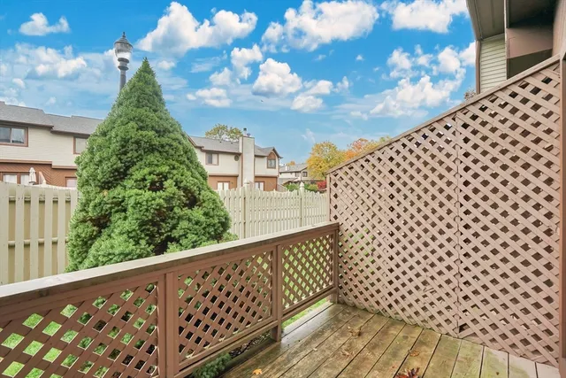 $279,900 | 92 Dogwood Lane, Unit 92, Agawam, MA 01001