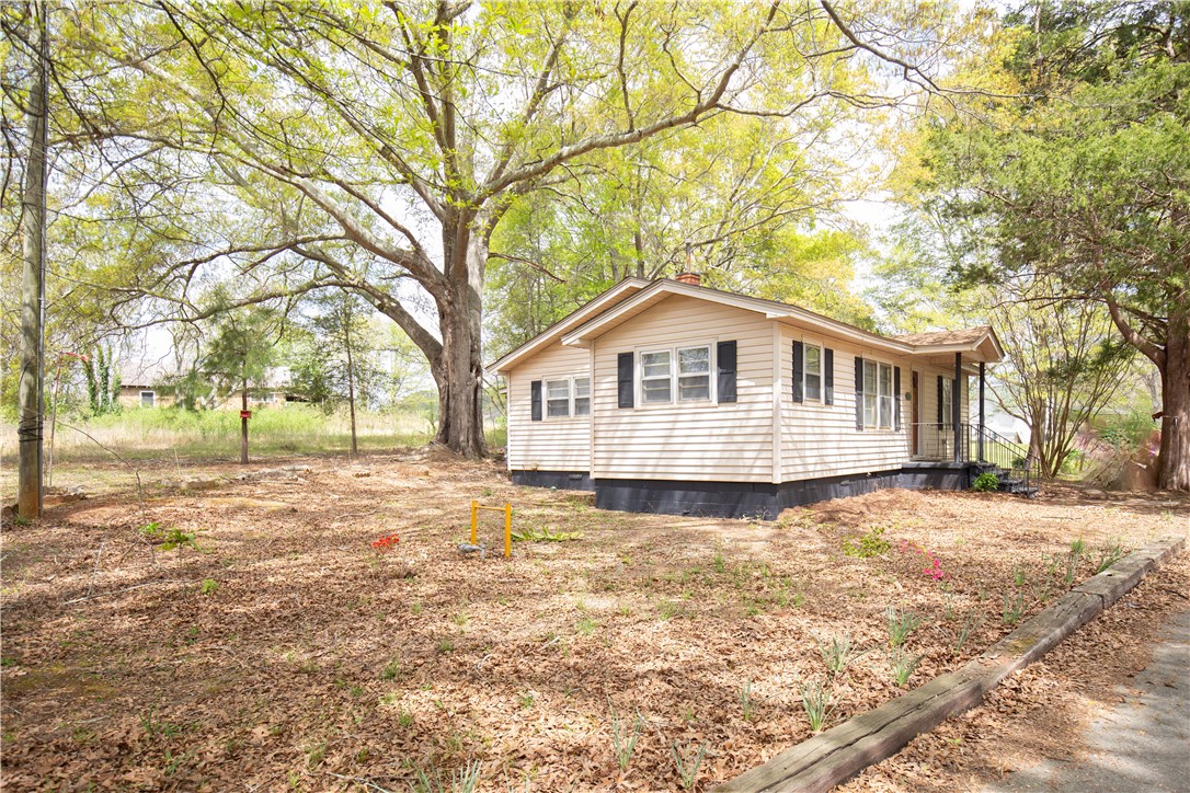 103 Maple Street Westminster, SC 29693 - Photo 6 of 25