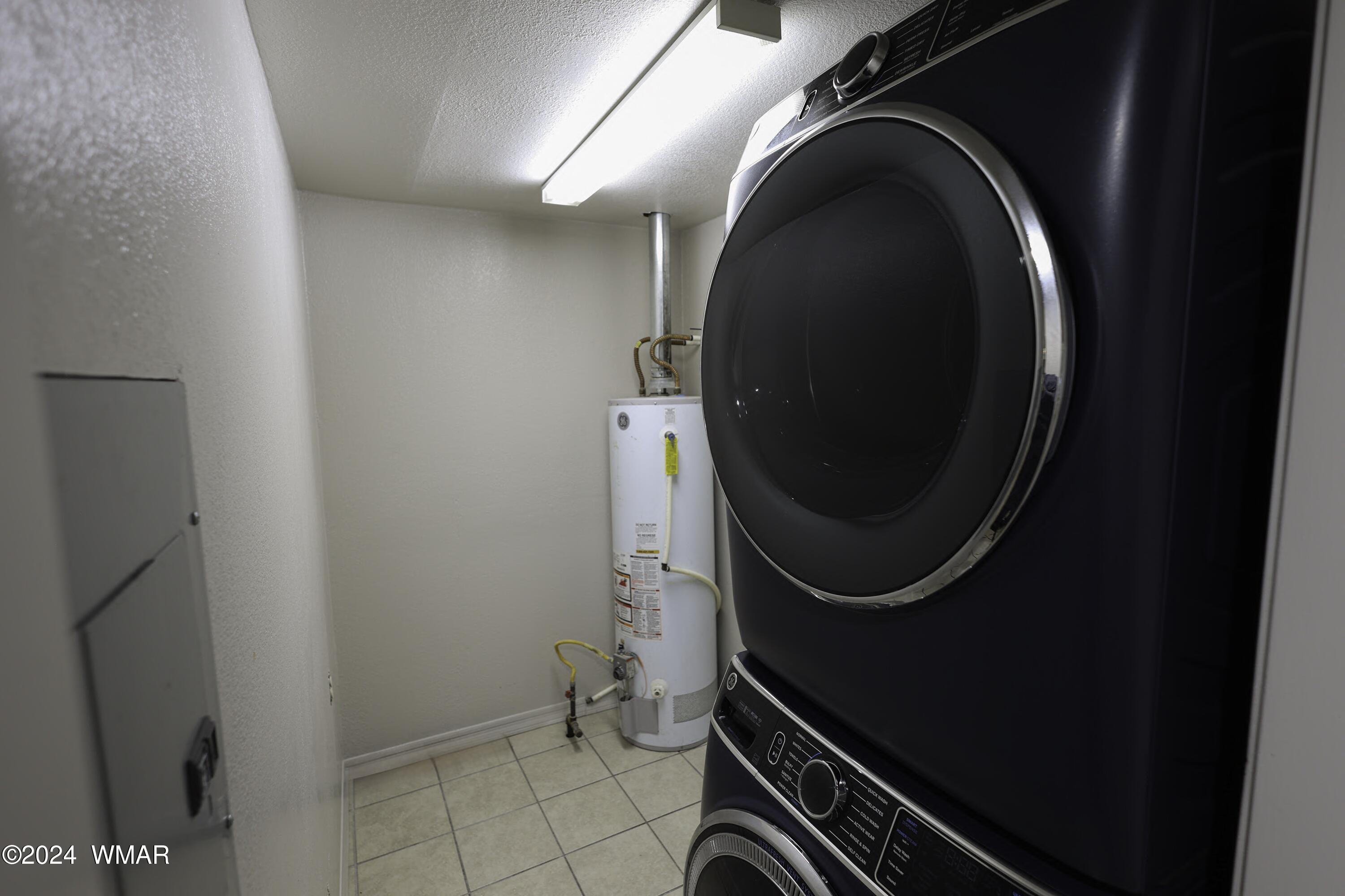 2800 South White Mountain Road Show Low, AZ 85901 - Photo 7 of 15 Laundry Room