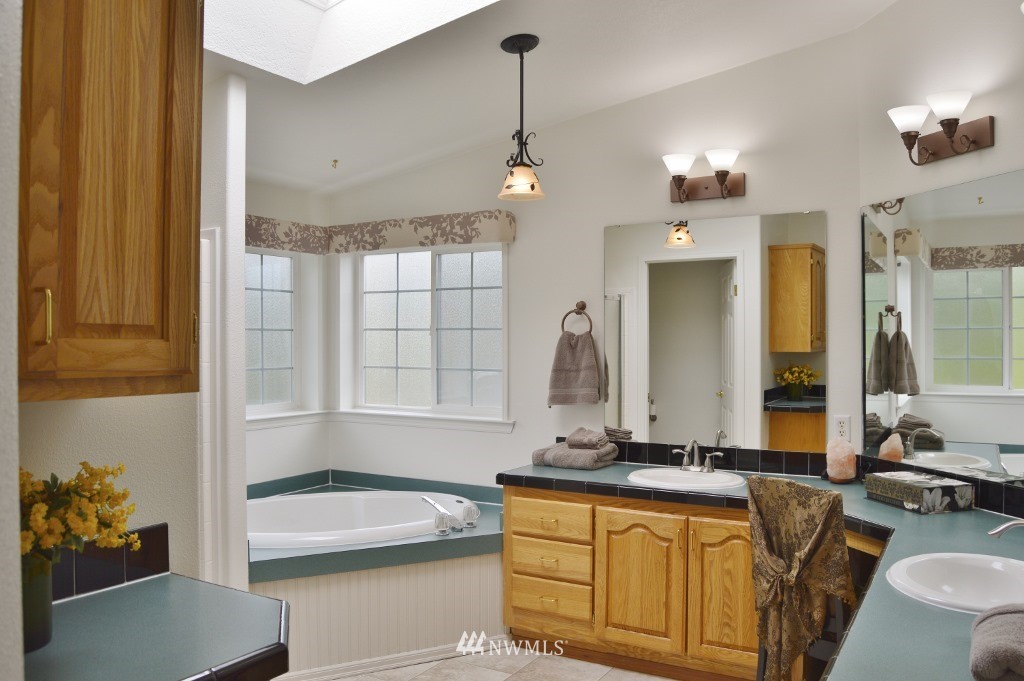 105 Ripple Way Cinebar, WA 98533 - Photo 4 of 25 Gallery Image 4