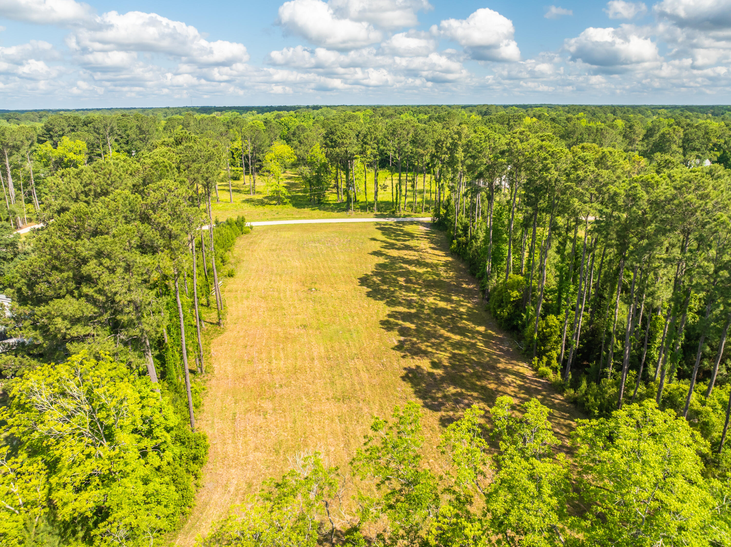 317 McClellan Avenue McClellanville, SC 29458 - Photo 10 of 18 317McClellanAve-KeenEyeMarketing-031