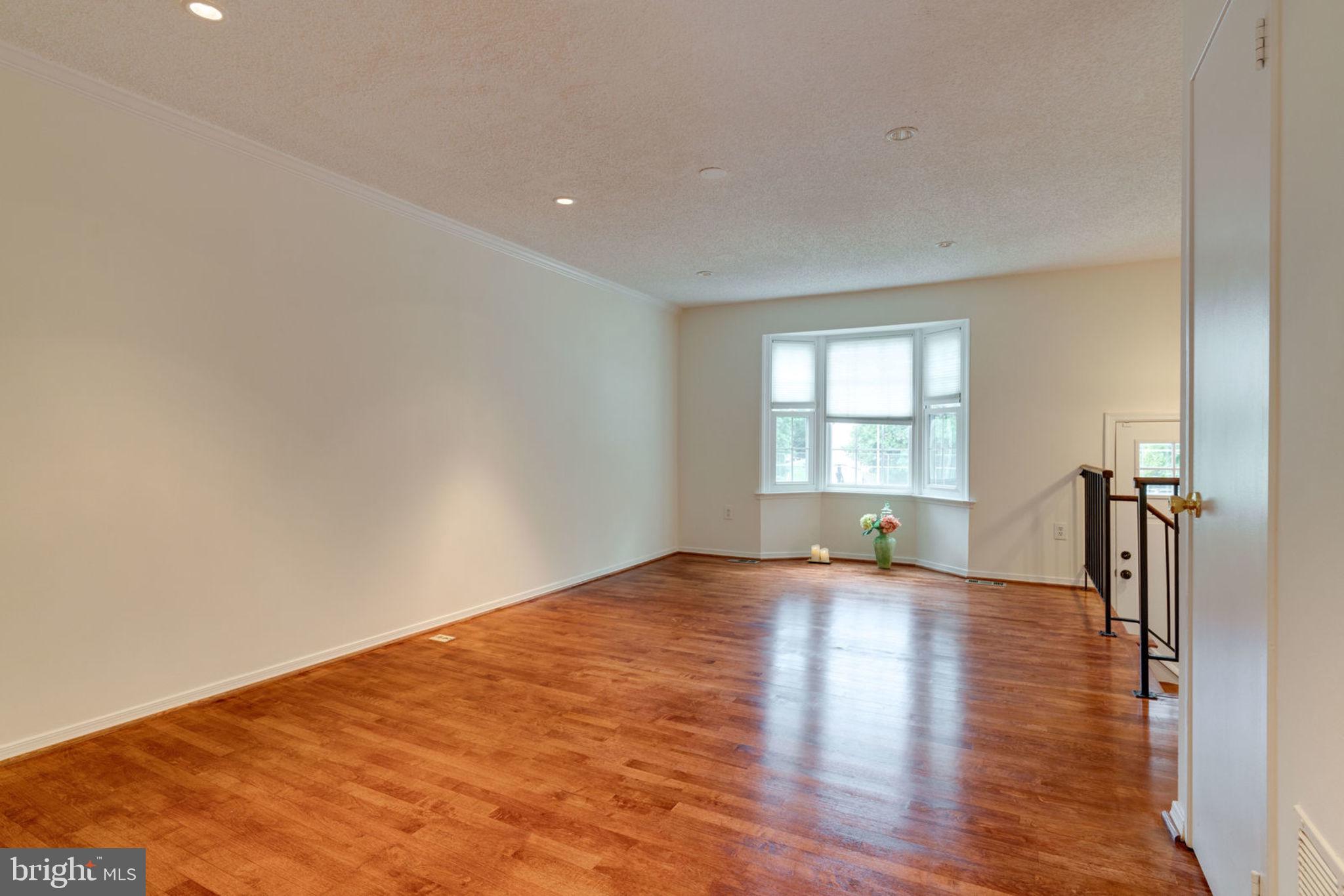 8903 Waites Way Lorton, VA 22079 - Photo 7 of 44 Large Living room.