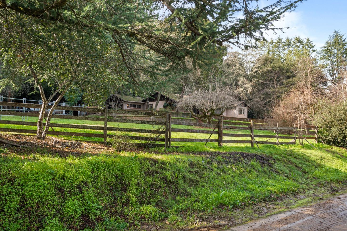 180 Phillip Road Woodside, CA 94062 - Photo 2 of 4