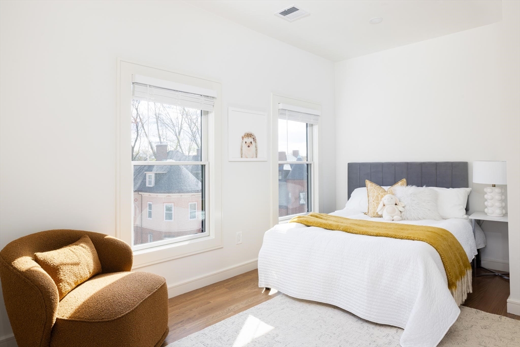 21 Kent Square, Unit 2 Brookline, MA 02446 - Photo 13 of 17