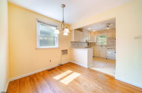 $399,999 | 16 West Cedar Avenue, Somers Point, NJ 08244