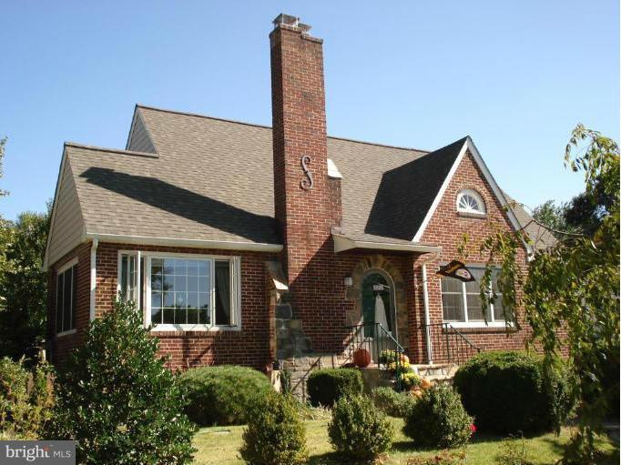 215 South Rolling Road Catonsville, MD 21228 - Photo 1 of 7 Exterior (Front)