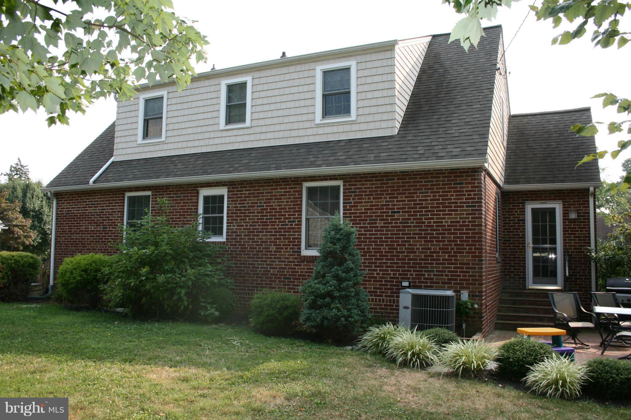 215 South Rolling Road Catonsville, MD 21228 - Photo 4 of 7 Exterior (Rear)