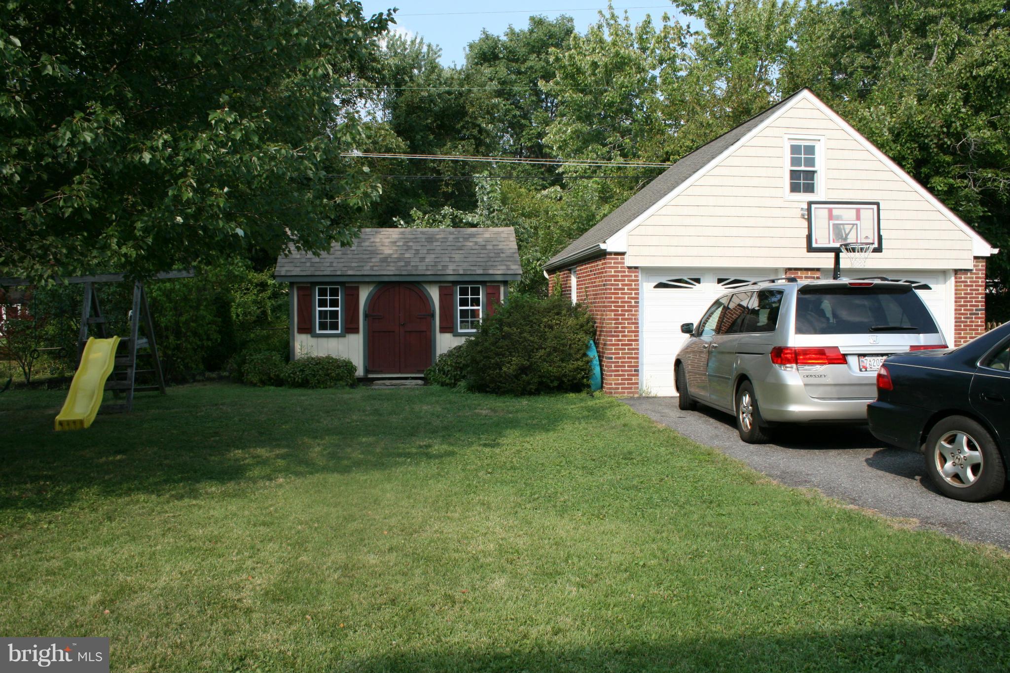 215 South Rolling Road Catonsville, MD 21228 - Photo 7 of 7 Exterior (Rear)