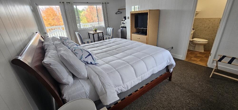 876 Post Road Wells, ME 04090 - Photo 3 of 16 Interior