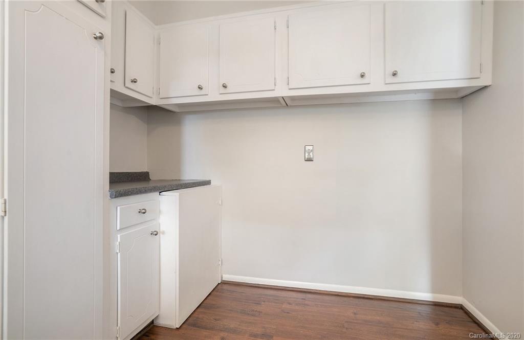 2628 Park Road, Unit H Charlotte, NC 28209 - Photo 11 of 39 a view of an empty room